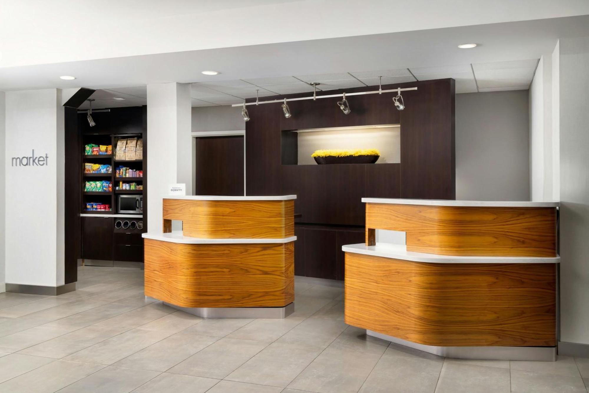 Courtyard By Marriott Concord Hotel Exterior photo