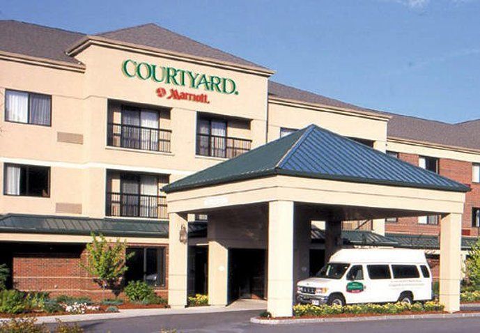 Courtyard By Marriott Concord Hotel Exterior photo